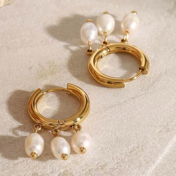 18K Gold Plated Freshwater Pearl Hoop Earrings - Picture 2 of 8